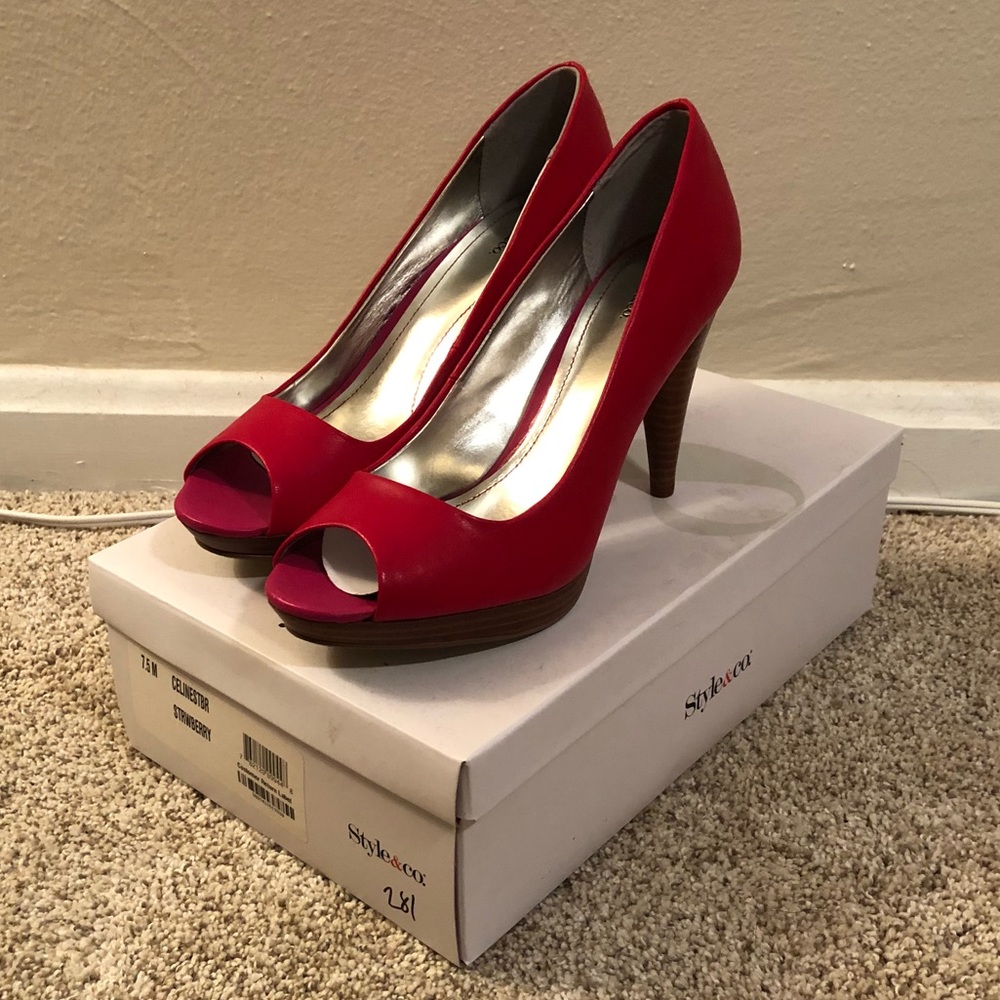 Strawberry red Platform heels.